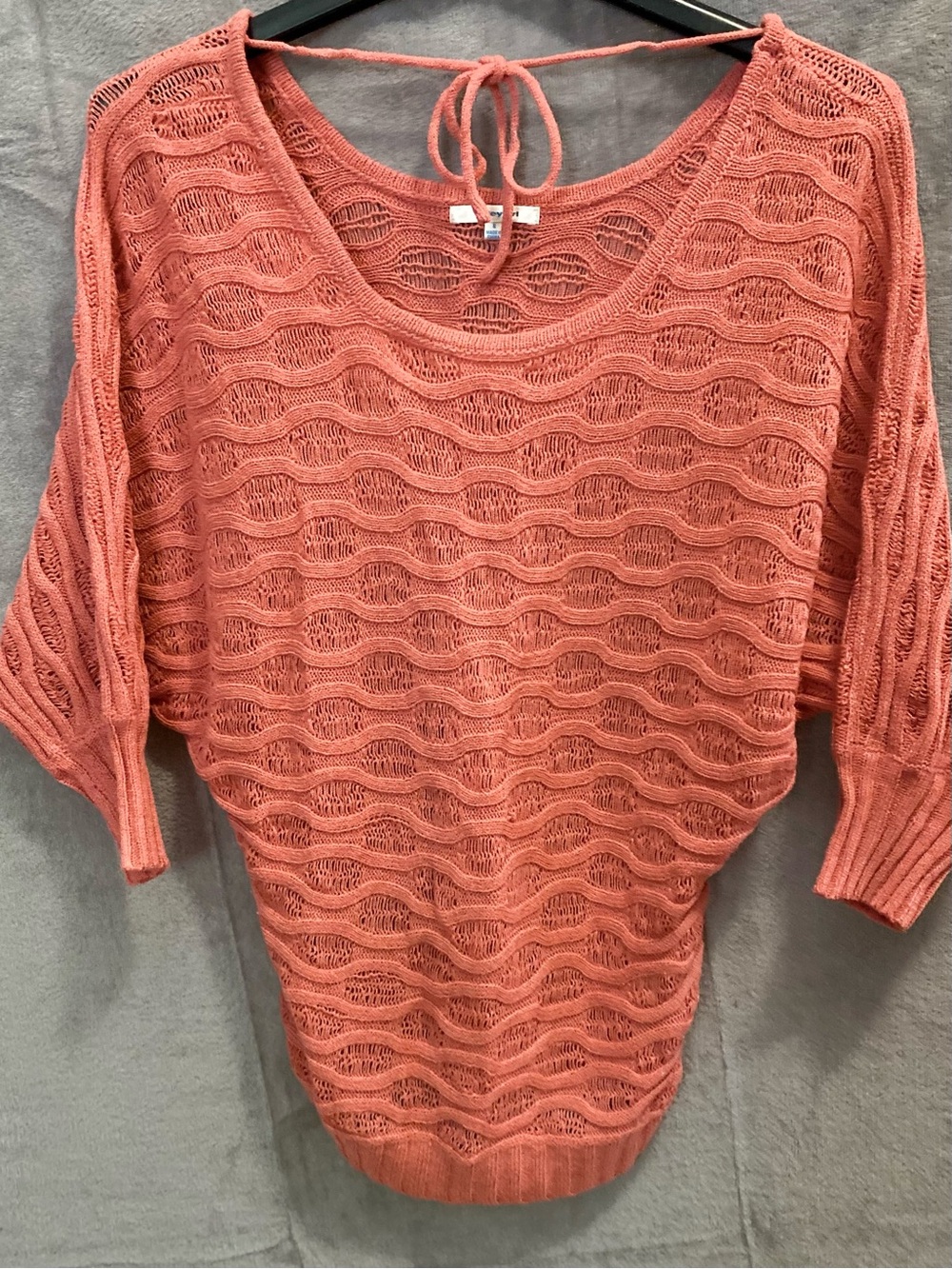 Valleygirl Open-Knit Womens Small Coral Sweater Tie Back Dolman Sleeve Wave Text
